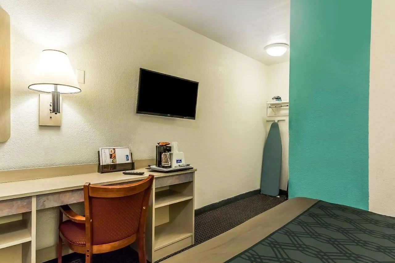 Rodeway Inn Nashville Motel
